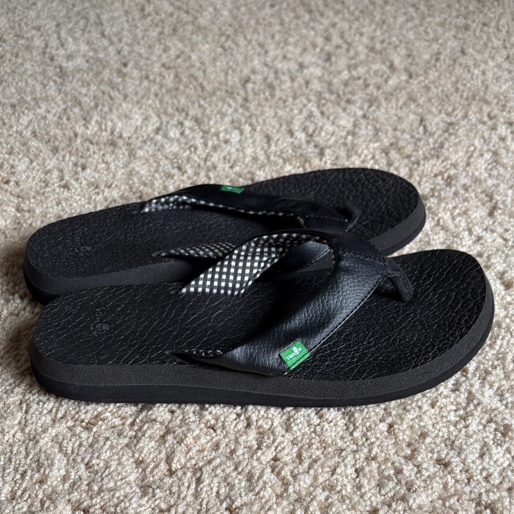 Sanuk Black Flip Flops